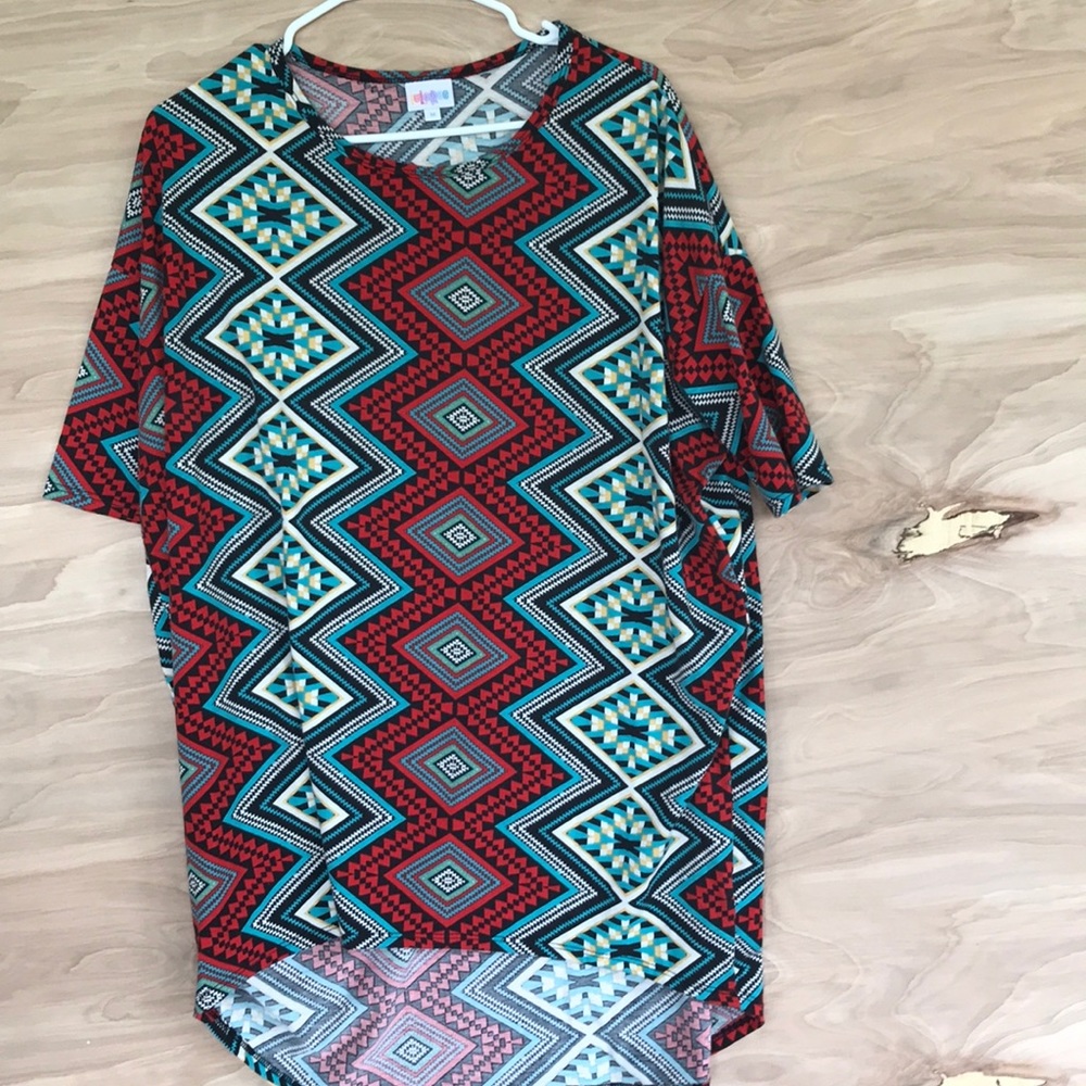 LuLaRoe geometric pattern, Irma tunic